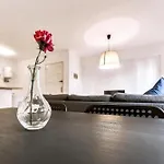 公寓 Two Bedroom In Playa De Americas, Free Wifi